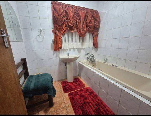 4 BEDROOM HOUSE FOR SALE IN SONLAND PARK